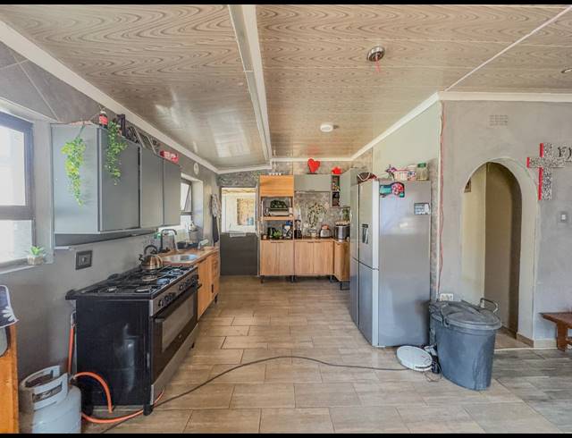 3 BEDROOM HOUSE FOR SALE IN BRENTHURST